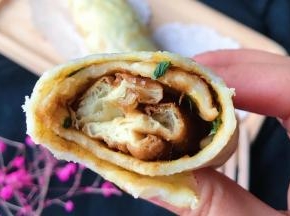 咬一口.....哇哦……美味