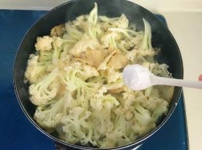 加入盐调味