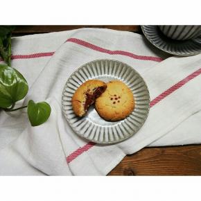 酸酸甜甜的，味道不比稻香村差哦