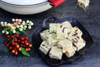 在昏昏欲睡的下午，来上几块雪花酥。