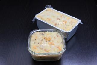 蒸好的萝卜糕，取出放凉；