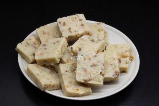 放凉等等萝卜糕切厚片，即可吃了；PS：也可以煎着吃