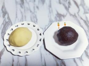 盖上保鲜膜静止15分钟。