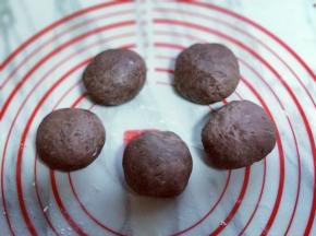 户口手法包，收口朝下，依次做完。