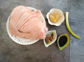 首先准备好食材