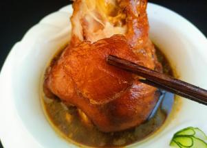 十分软糯，肥而不腻，瘦而不柴