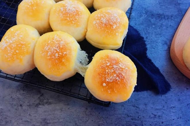 椰蓉牛奶小面包