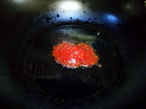 油中下番茄酱