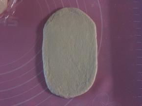 擀成长14cm宽10cm左右