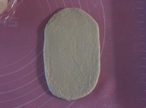 擀成长14cm宽10cm左右