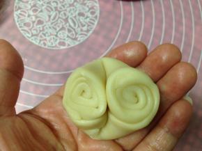 然后向中间折