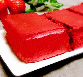 脱模后切成块就可以吃了哦