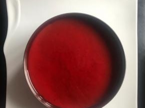 取出用吹风机吹一下周围，即可轻松脱模