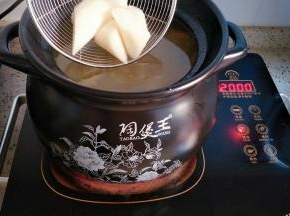 加入山药一起炖