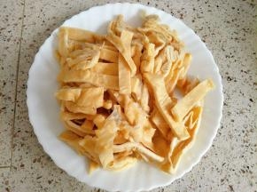 豆干洗净切条