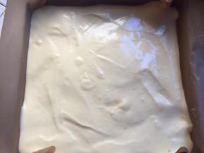 倒入之前烤好的心型盘中，