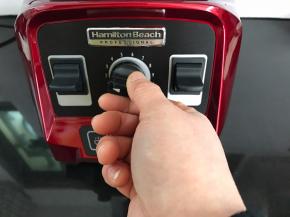 开启电源后选用手动模式后将变速旋钮在1处运行50秒后慢慢旋至3档。