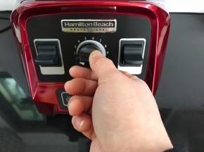 开启电源后选用手动模式后将变速旋钮在1处运行50秒后慢慢旋至3档。