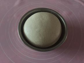 放冰箱冷藏发酵到2-3倍。（一夜）