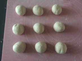 排气后分均匀9个。松弛10分钟