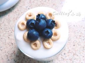 再放几颗蓝莓装饰一下