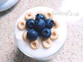 再放几颗蓝莓装饰一下