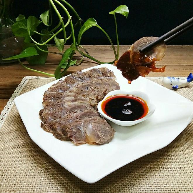 张大嘴巴吃肉肉~酱牛肉