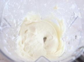 搅打好的山药泥非常均匀、细腻。