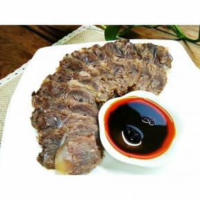 蘸上调料，太美味了。过年可以多做点。