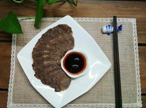 一边切一边垂涎欲滴