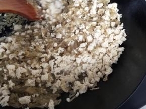 加入粉丝和豆腐