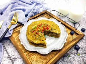 撒上少许白芝麻和青红椒碎即可。