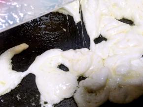 棉花糖全部融化，出现拉丝状态时