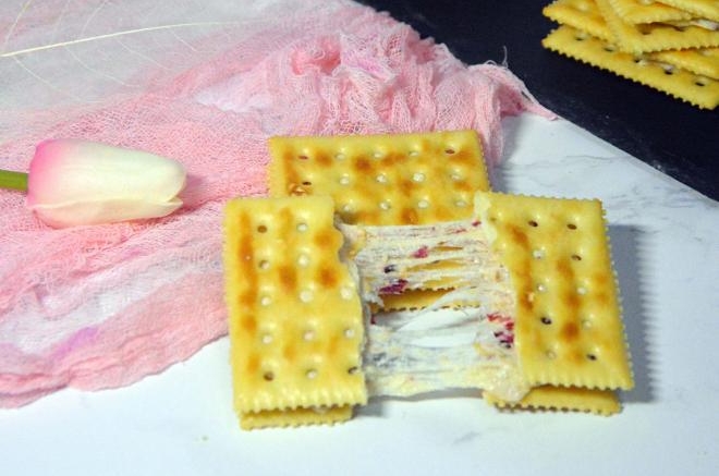 苏打牛扎饼干