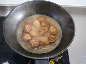 中火煮十几分钟；