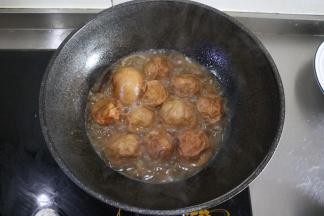 然后大火收汁，盛盘食用.