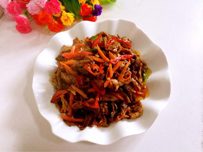 萝卜干尖椒炒肉