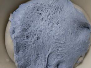 撕开面团内部呈蜂窝状即可。