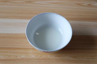 准备好一些淀粉水；