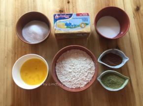 准备所需食材:黄油150g、低筋面粉190g、纯牛奶30g、可可粉5g、抹茶粉8g、鸡蛋液45g、细砂糖80g
