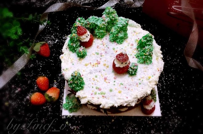 草莓雪景裸蛋糕