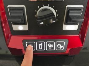 开启电源后选程序按钮中的热汤键。