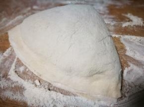 折成三角形肉饼坯