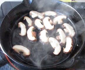 煎到变色翻面煎