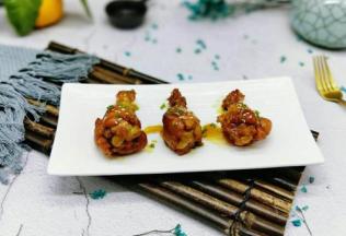 美味至极，只加了一点生抽，靠冰糖上色。