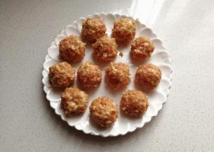 依次做好所有的肉丸子