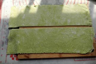 从中间对半切开