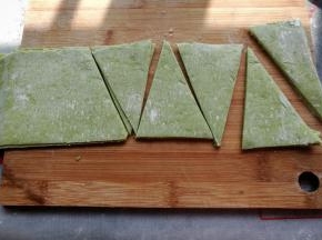 然后切成三角形