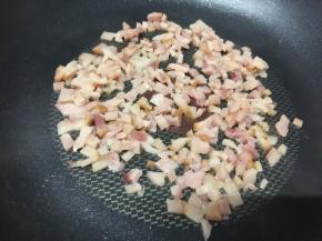 煎至出水、翻一下