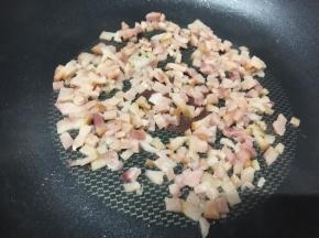 煎至出水、翻一下